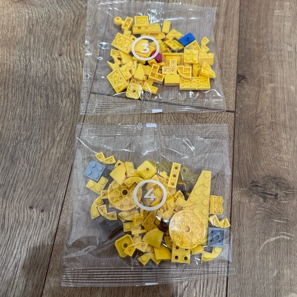 MEGA Pokemon Build & Show Pikachu Building Set - 211 pcs